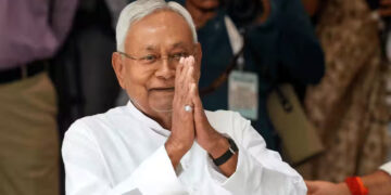 NDA की सुनामी के 5 सबसे बड़े फैक्टर, महिलाओं के खाते में ₹10 हजार, बेदाग चेहरा और जंगलराज की याद.., इन कारणों से बिहार में उड़ा गर्दा