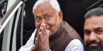 नीतीश कुमार ने CM पद से इस्तीफा दिया, राज्यपाल को सौंपा NDA का समर्थन पत्र, 10वीं बार कल लेंगे शपथ