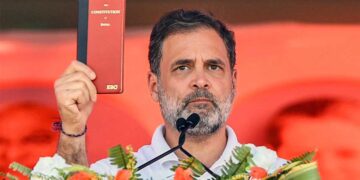 चुनाव आयोग को बदनाम कर रहे राहुल गांधी, जजों और ब्यूरोक्रेट्स समेत 272 हस्तियों ने लिखा ओपन लेटर, ECI पर सुनियोजित हमले का आरोप