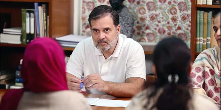 मॉब लिंचिंग पीड़ित हरिओम वाल्मीकि के परिजनों से राहुल गांधी ने की दिल्ली में मुलाकात, दिया पूरी मदद का भरोसा