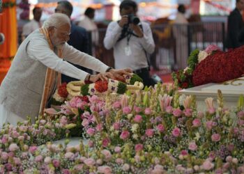 पीएम मोदी ने आंध्र प्रदेश में श्री सत्य साईं बाबा मंदिर में की पूजा, तमिलनाडु में किसानों को देंगे ₹18000 करोड़ की सौगात
