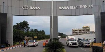 छंटनी के बीच टाटा ग्रुप की गुड न्यूज, Tata Electronics में 15000 लोगों को मिलेगी नौकरी, होसुर प्लांट में होगी हायरिंग