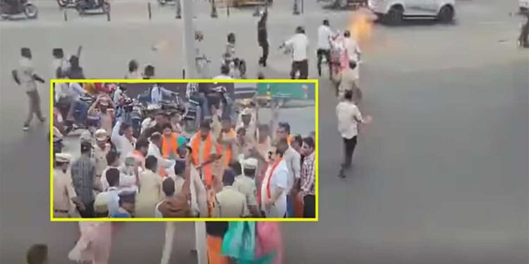 पिछड़े वर्ग को आरक्षण देने पर तेलंगाना में गरमाई सियासत, हैदराबाद में BJP ने फूंका CM का पुतला, कई नेता गिरफ्तार