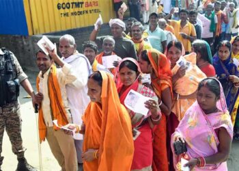 Bihar Election 2025, पहले चरण की वोटिंग पूरी तरह शांतिपूर्ण, चुनाव आयोग ने कहा – किसी भी बूथ पर नहीं हुई गड़बड़ी