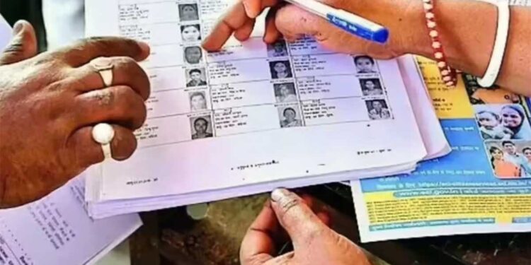 यूपी में वोटर लिस्ट से कटेंगे 2.89 करोड़ नाम, लखनऊ में सबसे ज्यादा 12 लाख बाहर, देखें अपने जिले का हाल