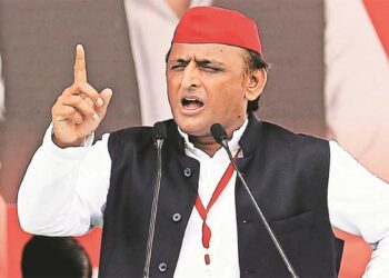 फेक एनकाउंटर के बाद अब फेक भर्तियां, प्रशांत कुमार की नई नियुक्ति पर अखिलेश यादव का तीखा तंज