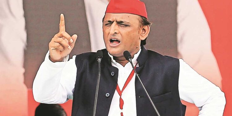 फेक एनकाउंटर के बाद अब फेक भर्तियां, प्रशांत कुमार की नई नियुक्ति पर अखिलेश यादव का तीखा तंज