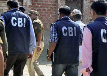 डिफेंस एक्सपोर्ट के नाम पर डील, CBI ने रक्षा मंत्रालय के लेफ्टिनेंट कर्नल को रिश्वत लेते पकड़ा, दुबई कनेक्शन का भी खुलासा