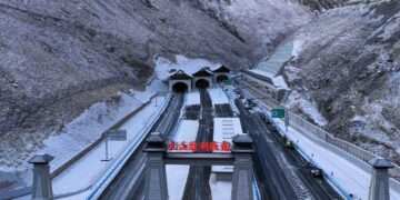 चीन का नया कारनामा, बनाई दुनिया की सबसे लंबी एक्सप्रेसवे सुरंग, घंटों का सफर मिनटों में