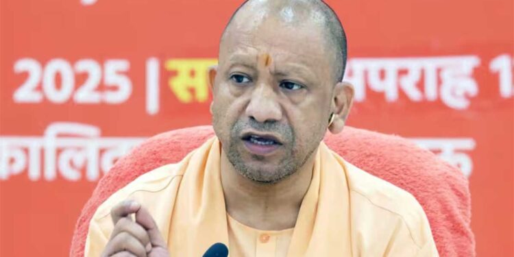 यूपी में अवैध घुसपैठियों की अब खैर नहीं, CM योगी के निर्देश पर सड़कों पर उतरी पुलिस, असम कनेक्शन पर हड़कम्प