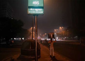 दिल्ली-NCR में जहरीली हवा के बीच CAQM का बड़ा फैसला, आउटडोर स्पोर्ट्स एक्टिविटीज तुरंत बंद करने के निर्देश