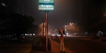 दिल्ली-NCR में जहरीली हवा के बीच CAQM का बड़ा फैसला, आउटडोर स्पोर्ट्स एक्टिविटीज तुरंत बंद करने के निर्देश