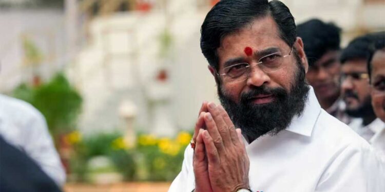 महाराष्ट्र की राजनीति में बड़ी हलचल, संजय राउत का दावा- शिंदे सेना से अलग हो सकते हैं 35 MLA, बीजेपी पर लगाए गंभीर आरोप