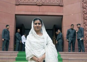 नीतीश के हिजाब कांड पर इकरा हसन का तीखा प्रहार, बोलीं- बुजुर्ग होने का मतलब महिला का अपमान करने का अधिकार नहीं