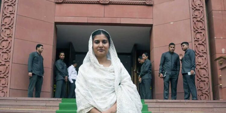 नीतीश के हिजाब कांड पर इकरा हसन का तीखा प्रहार, बोलीं- बुजुर्ग होने का मतलब महिला का अपमान करने का अधिकार नहीं