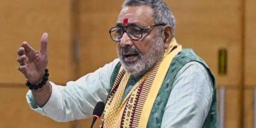 गिरिराज सिंह का बड़ा हमला, बोले- पाकिस्तान की तरह बांग्लादेश में हिंदुओं को किया जा रहा खत्म, राहुल गांधी को बताया देशद्रोही