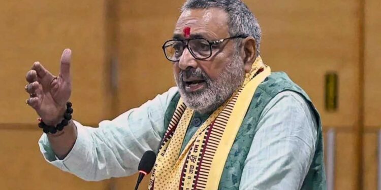 गिरिराज सिंह का बड़ा हमला, बोले- पाकिस्तान की तरह बांग्लादेश में हिंदुओं को किया जा रहा खत्म, राहुल गांधी को बताया देशद्रोही