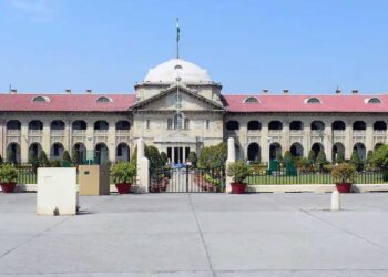 यूपी पंचायत चुनावों में NOTA और बैलेट पेपर पर नाम की मांग, हाईकोर्ट में जनहित याचिका दाखिल
