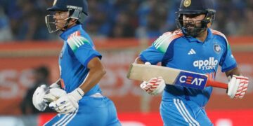 टीम इंडिया की बंपर जीत! जायसवाल का तूफानी शतक, फिर ROKO ने बरपाया कहर, दक्षिण अफ्रीका को 9 विकेट से रौंदा