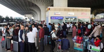 इंडिगो संकट, CEO पीटर एल्बर्स को सरकार ने किया तलब, अब तक 827 करोड़ रुपये रिफंड