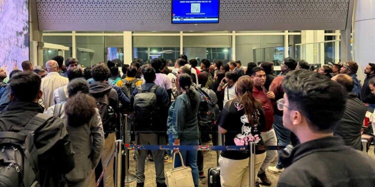 मनमानी किराया वसूली पर रोक! इंडिगो संकट के बीच सरकार का बड़ा फैसला, EMI की तरह कैप हुई हवाई टिकट