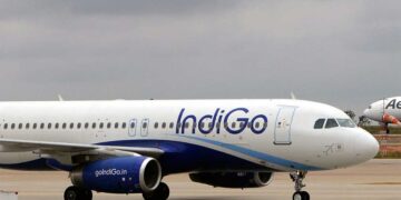 इंडिगो का बड़ा ऐलान, जिनकी फ्लाइट रद्द हुई, उन्हें मिलेगा 10000 रुपये का मुआवजा वाउचर और सरकारी रिफंड