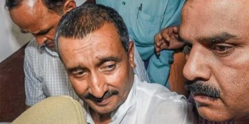 Unnao Rape Case, कुलदीप सेंगर को सुप्रीम कोर्ट से तगड़ा झटका, रिहाई पर लगी रोक, CBI ने दी कांस्टेबल और आर्मी वाली दलील