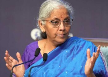 रुपया 90 के पार, ऑल-टाइम लो लेवल पर, वित्त मंत्री निर्मला सीतारमण ने कहा- करेंसी को खुद ढूंढना होगा रास्ता