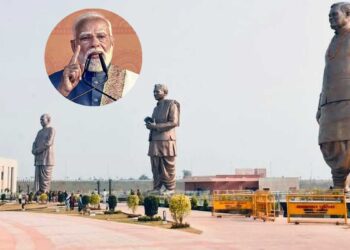 एक ही परिवार के नाम पर योजनाएं और मूर्तियां..., लखनऊ में PM मोदी का कांग्रेस पर तीखा वार, डिफेंस कॉरिडोर और ऑपरेशन सिंदूर पर कही बड़ी बात
