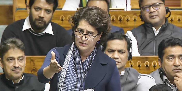 संसद में वंदे मातरम् पर बहस के दौरान प्रियंका गांधी ने PM मोदी की क्यों की तारीफ?