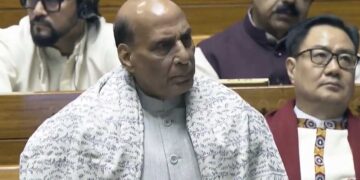 वंदे मातरम् पर संसद में बोल रहे थे रक्षामंत्री, बीच में टोका तो भड़क गए राजनाथ, लगाए गंभीर आरोप