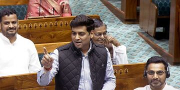 एकनाथ शिंदे के बेटे और सांसद श्रीकांत शिंदे ने लोकसभा में रखी मांग, कहा- रिमोट वोटिंग का भी मिले अधिकार