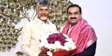 आंध्र प्रदेश सरकार ने अडानी को सौंपी 480 एकड़ जमीन, गूगल के साथ मिलकर बनेगा विशाल डेटा सेंटर