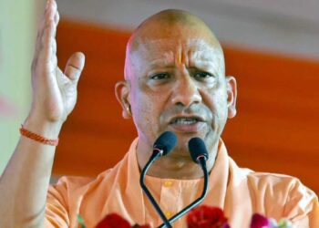 'गर्व से कहता हूं मैं हिंदू हूं, हमने कभी किसी को गुलाम नहीं बनाया', स्वामी विवेकानंद की जयंती पर सीएम योगी की हुंकार