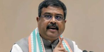 UGC के नए नियमों पर मचा घमासान, धर्मेंद्र प्रधान ने तोड़ी चुप्पी, संविधान की दुहाई देकर कह दी ये बड़ी बात