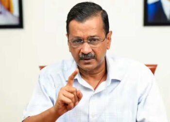गुजरात में बड़ा उलटफेर, कांग्रेस को पछाड़कर नंबर 2 बनी AAP, सर्वे के आंकड़ों ने उड़ाये सबके होश