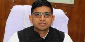 Indore: दूषित पानी से मौत बांट रहे नल, सरकार का एक्शन, हटाए गए नगर निगम कमिश्नर, क्षितिज सिंघल को मिली कमान