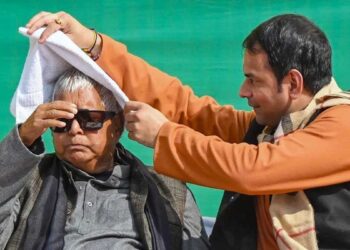 7 महीने पहले जिसे घर से निकाला, आज उसी बेटे की चौखट पर पहुंचे लालू यादव