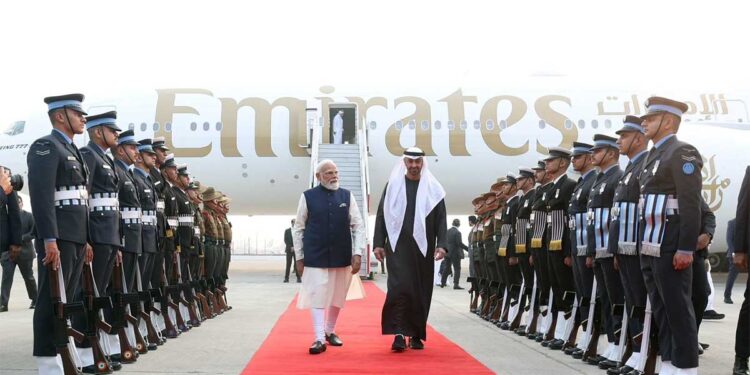 पीएम मोदी ने एयरपोर्ट पर गले लगाकर किया भाई का स्वागत, भारत पहुंचे UAE के राष्ट्रपति