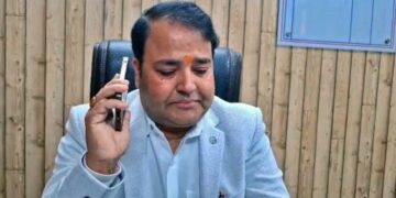 योगी प्रेम में दिया इस्तीफा लिया वापस, अब भाई पर लगाया मुख्तार गैंग से रिश्ते का आरोप