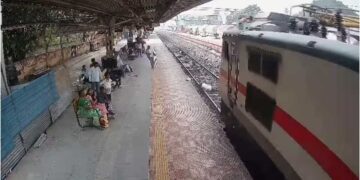 Andhra Pradesh: विशाखापत्तनम में दिल दहला देने वाली घटना, फौजी ने ट्रेन के आगे सिर रखकर दी जान