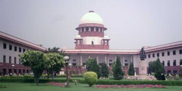 'सिर्फ काटना नहीं, एक्सीडेंट भी बड़ी आफत': आवारा कुत्तों पर सुप्रीम कोर्ट सख्त; जजों ने दिया खुद का उदाहरण