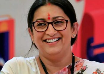स्मृति ईरानी अब अमेठी वाली! वोटर लिस्ट में नाम दर्ज; 2024 की हार के बाद छोड़ने की अटकलों पर लगा विराम