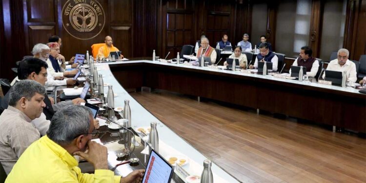 योगी कैबिनेट का बड़ा फैसला: अपनों को प्रॉपर्टी गिफ्ट करना हुआ सस्ता; JS यूनिवर्सिटी की मान्यता रद्द, 13 प्रस्ताव पास