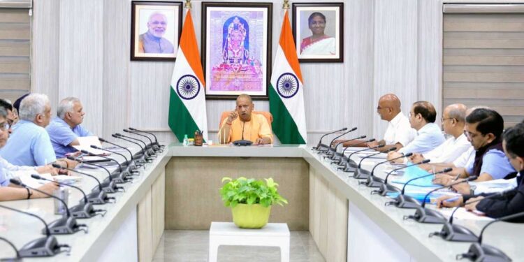 यूपी में सुस्त अफसरों की अब खैर नहीं, CM योगी का सख्त आदेश- समय पर खर्च करें बजट, वरना तय होगी जवाबदेही