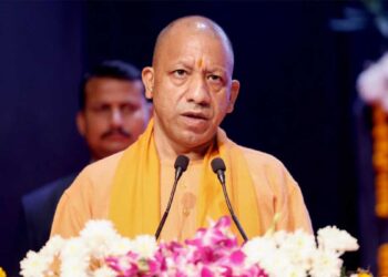 मकर संक्रांति की छुट्टी को लेकर यूपी सरकार का बड़ा फैसला, अब 14 को नहीं इस तारीख को बंद रहेंगे दफ्तर
