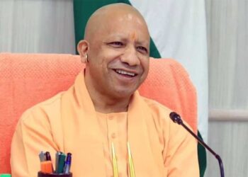 यूपी में अब जेब में चलेगा सचिवालय, सरकारी दफ्तरों के चक्कर खत्म, स्मार्टफोन से मिल रहीं 600 से ज्यादा सुविधाएं