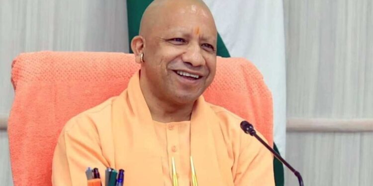 यूपी में अब जेब में चलेगा सचिवालय, सरकारी दफ्तरों के चक्कर खत्म, स्मार्टफोन से मिल रहीं 600 से ज्यादा सुविधाएं