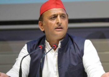 'इधर हथेली गर्म, उधर पुलिस नर्म', अखिलेश यादव का योगी सरकार पर करारा प्रहार