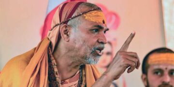 शंकराचार्य स्वामी अविमुक्तेश्वरानंद को तगड़ा झटका, गुरु सेवा के नाम पर यौन शोषण केस में FIR दर्ज करने का कोर्ट का आदेश